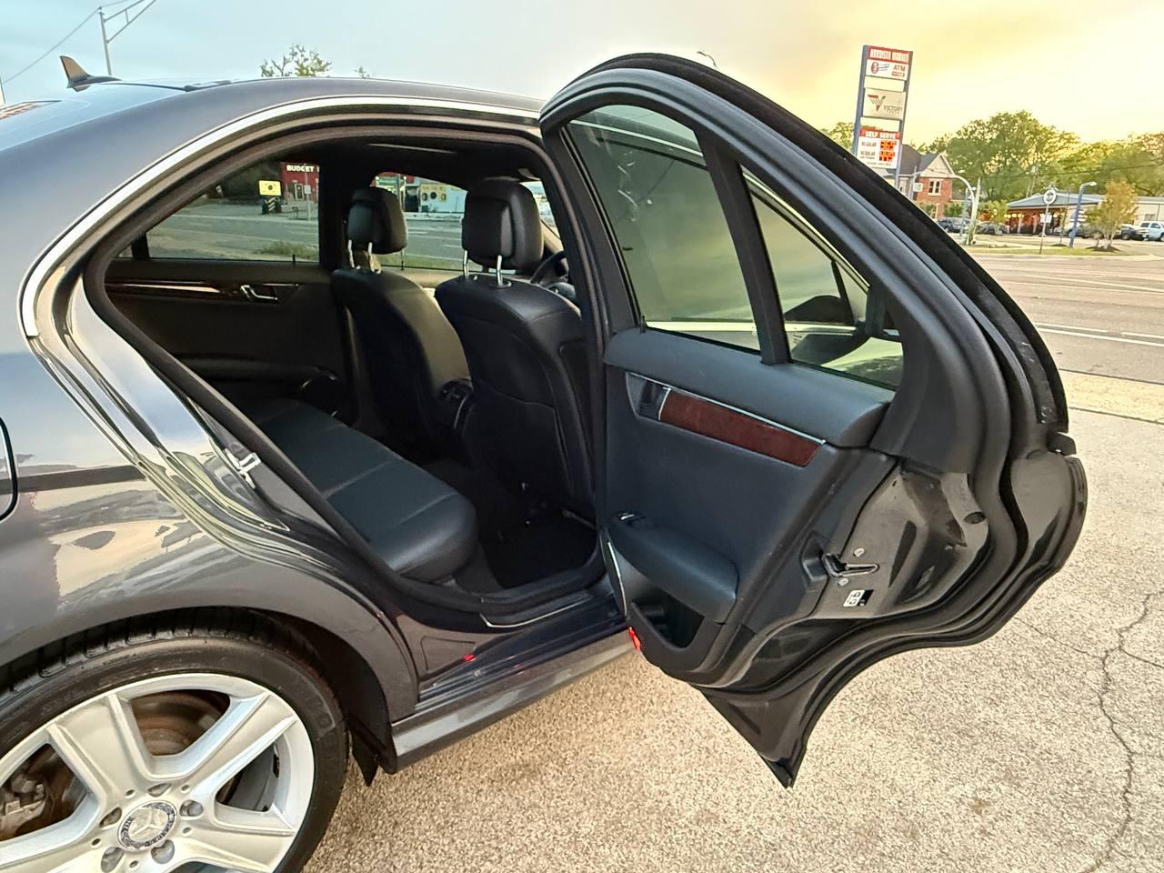 Mercedes-Benz C-Class C300 4MATIC Sport Sedan 2010