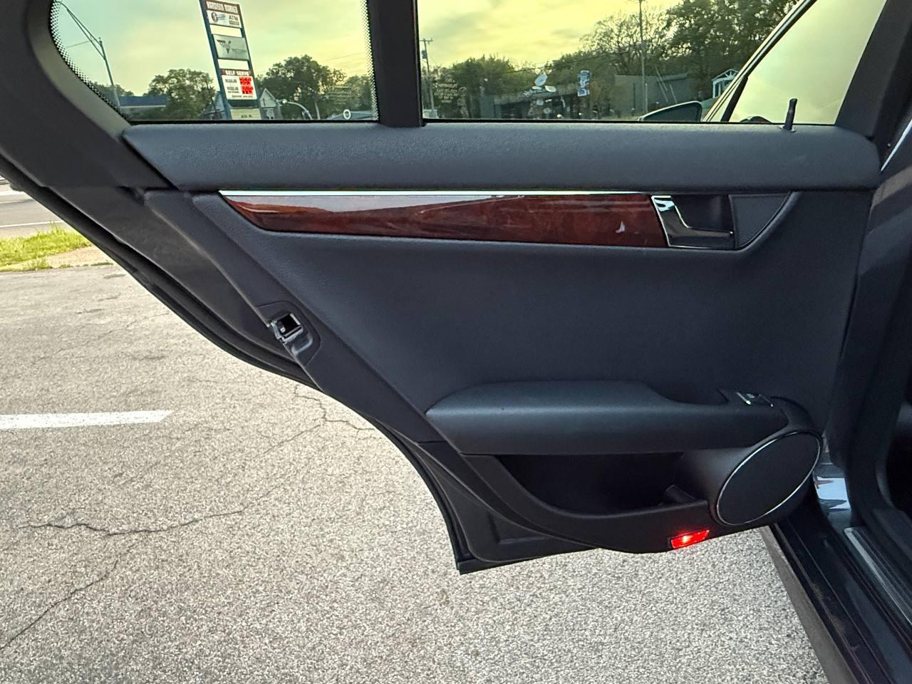 Mercedes-Benz C-Class C300 4MATIC Sport Sedan 2010