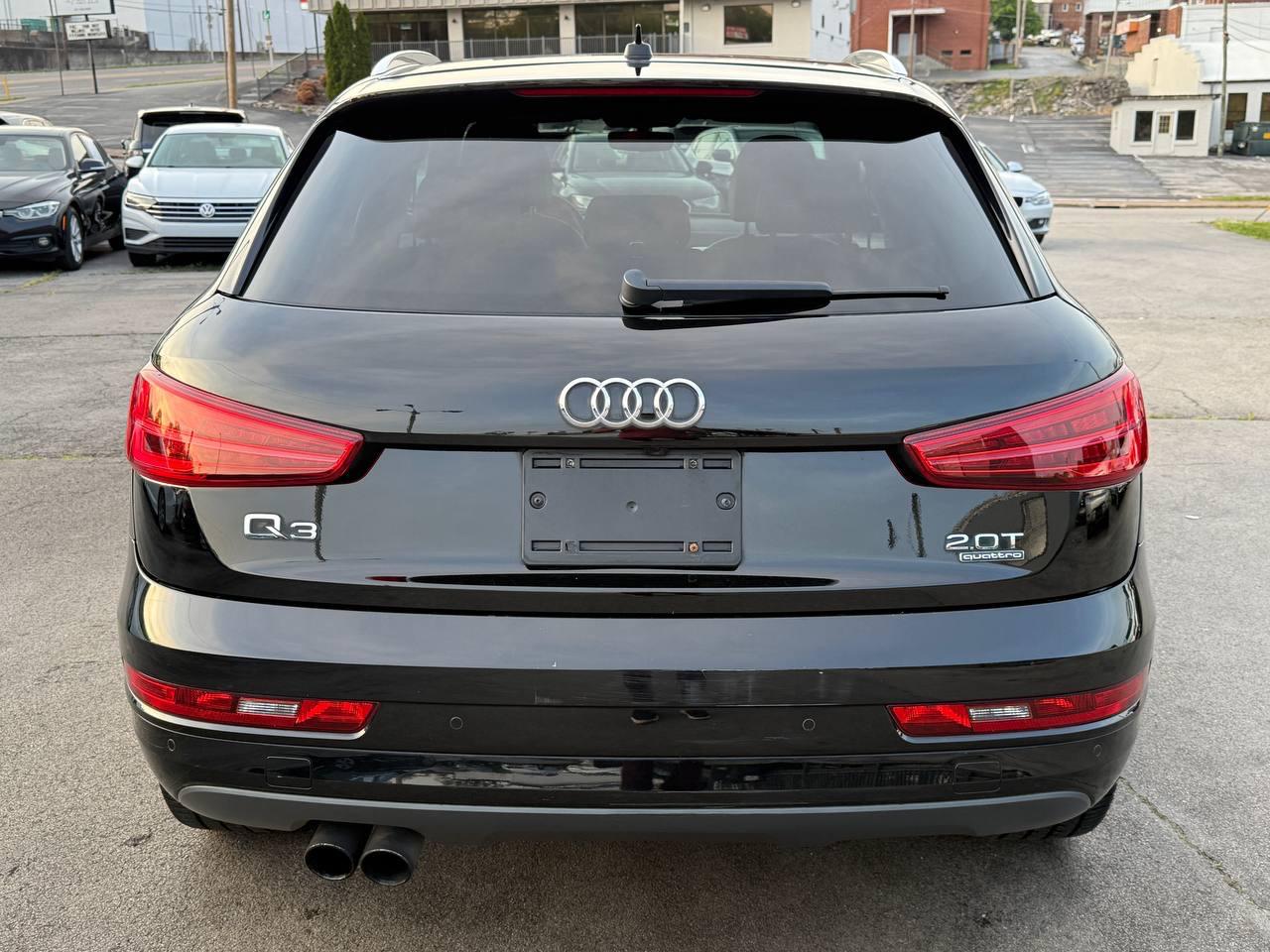 Audi Q3 2.0T quattro Premium Plus 2016