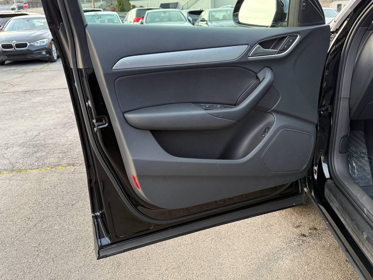 Audi Q3 2.0T quattro Premium Plus 2016