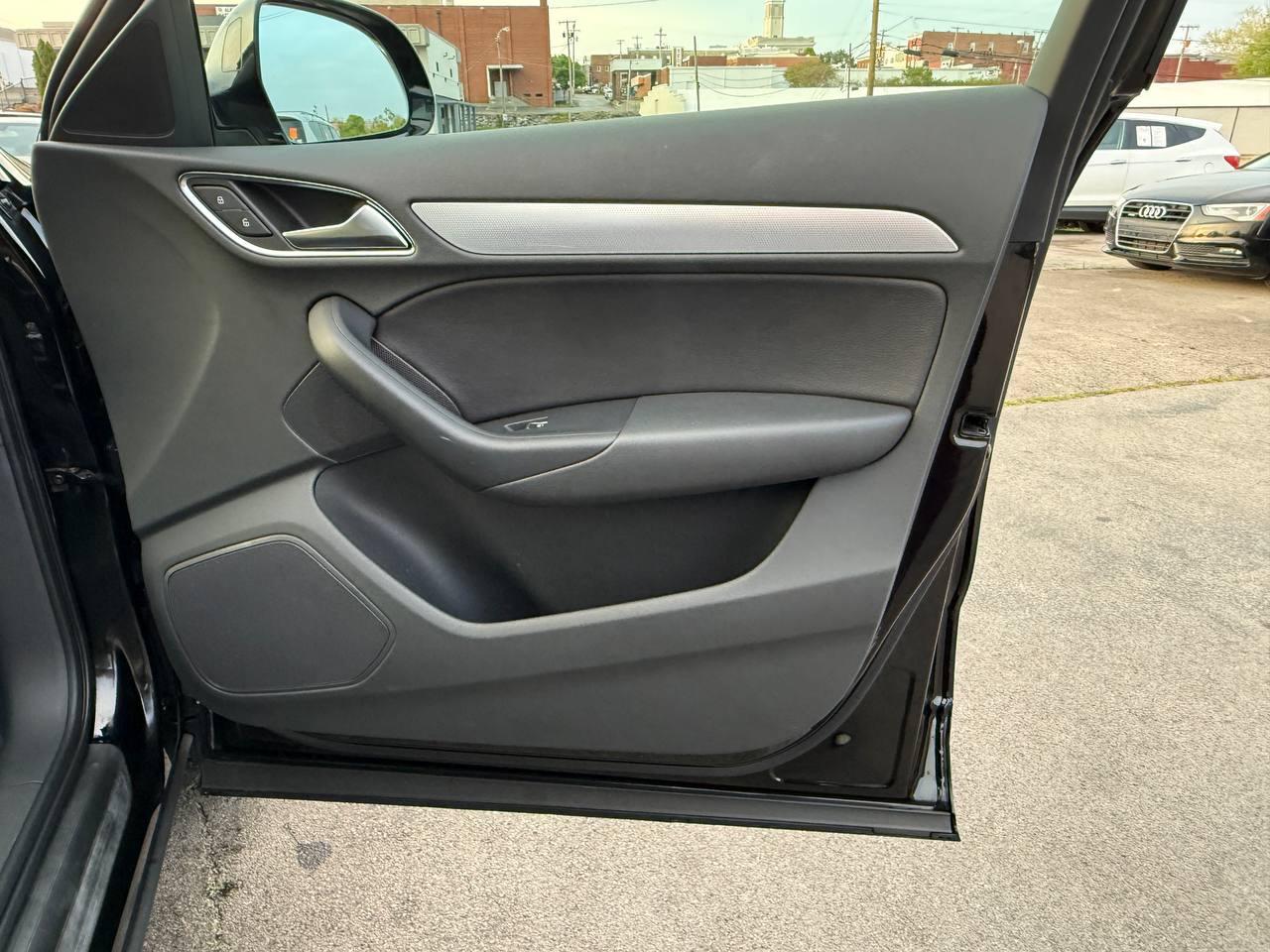 Audi Q3 2.0T quattro Premium Plus 2016