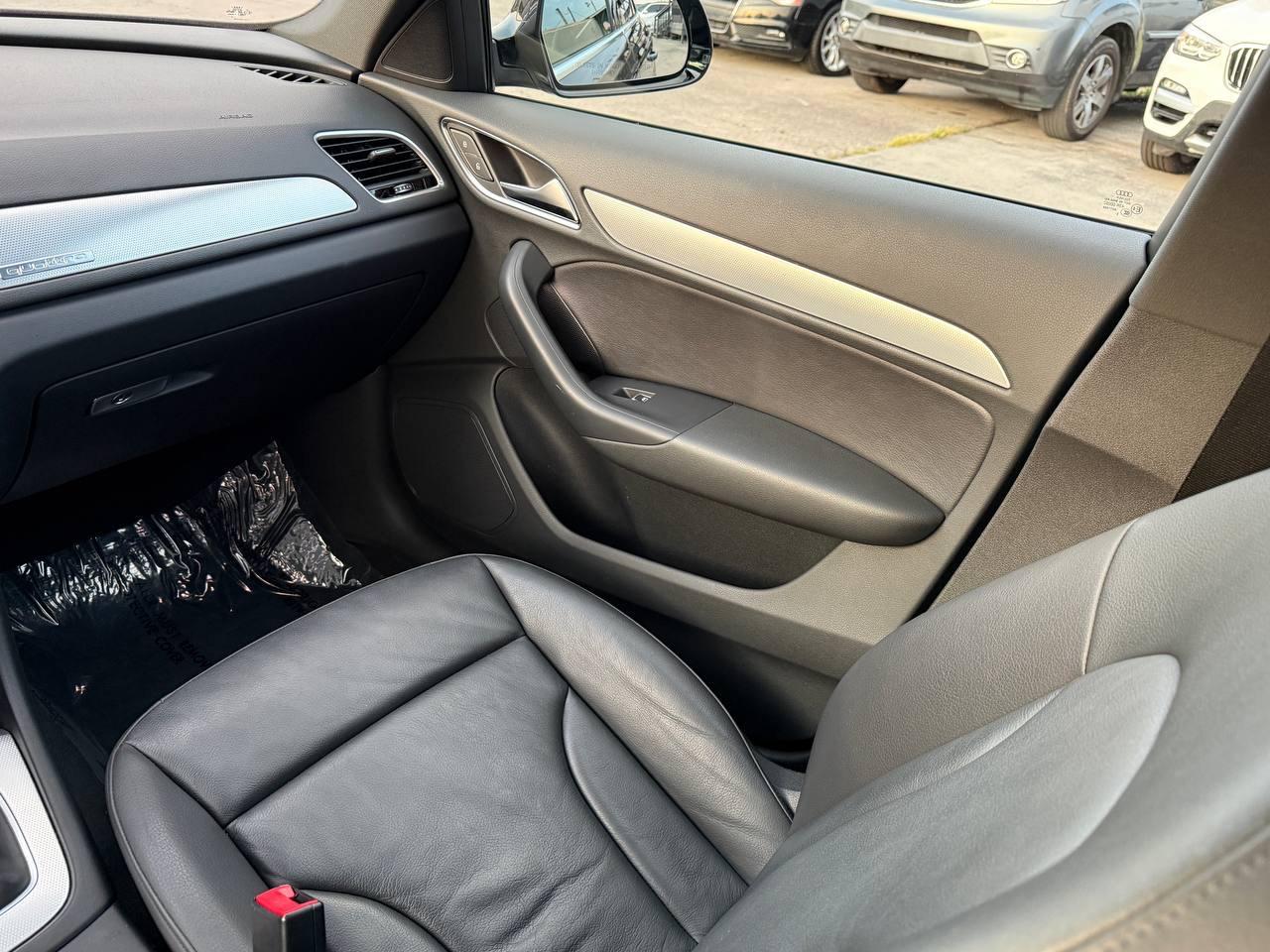 Audi Q3 2.0T quattro Premium Plus 2016