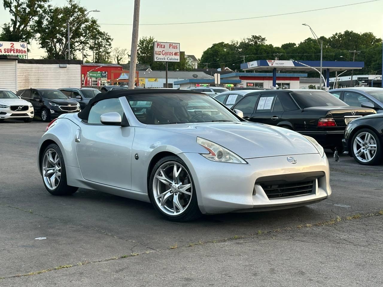 Nissan Z 370Z Touring Roadster 2012
