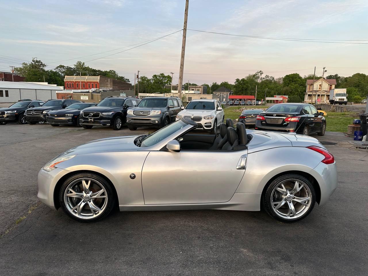 Nissan Z 370Z Touring Roadster 2012