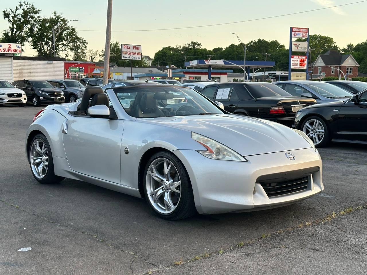 Nissan Z 370Z Touring Roadster 2012
