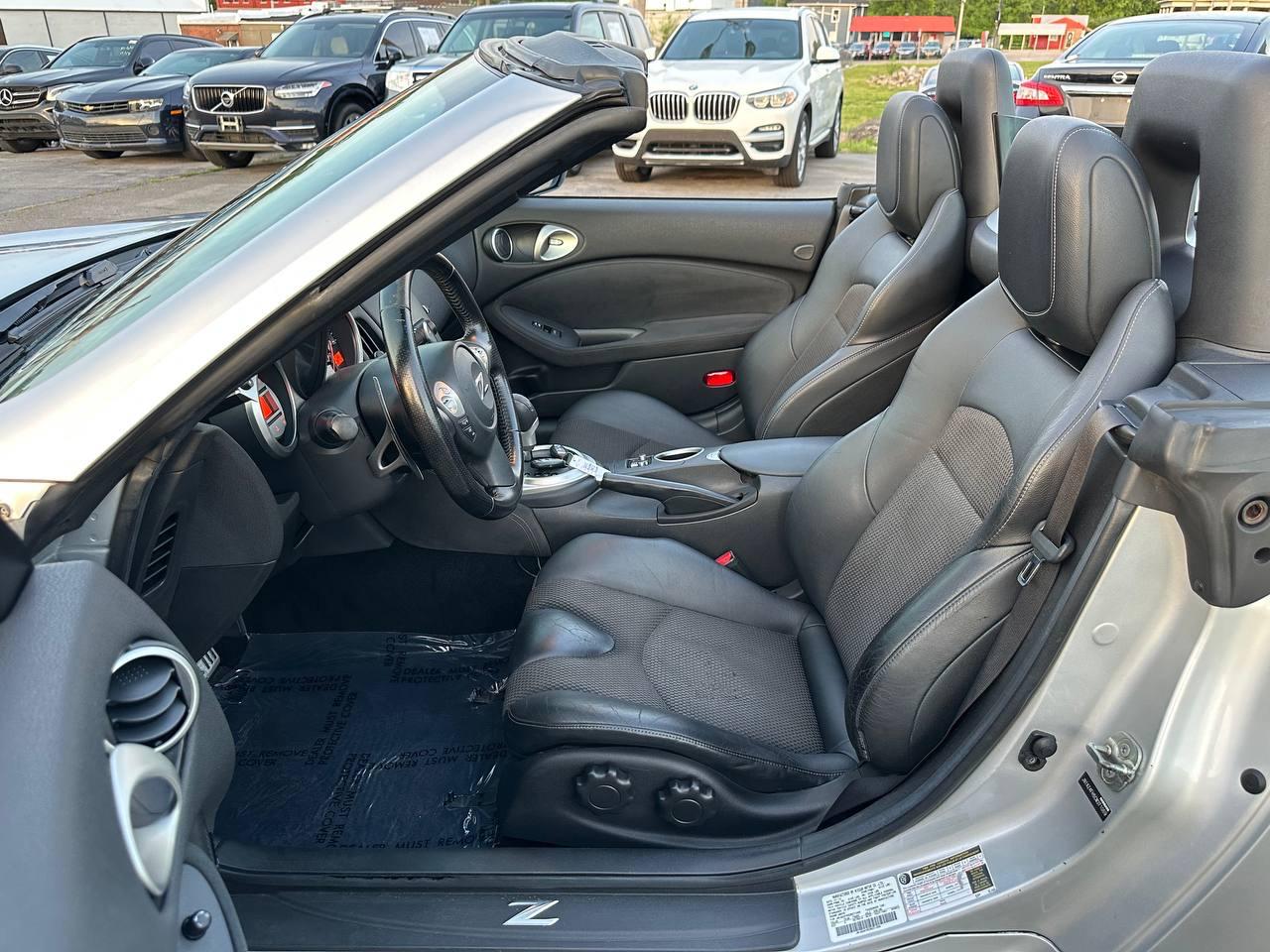 Nissan Z 370Z Touring Roadster 2012