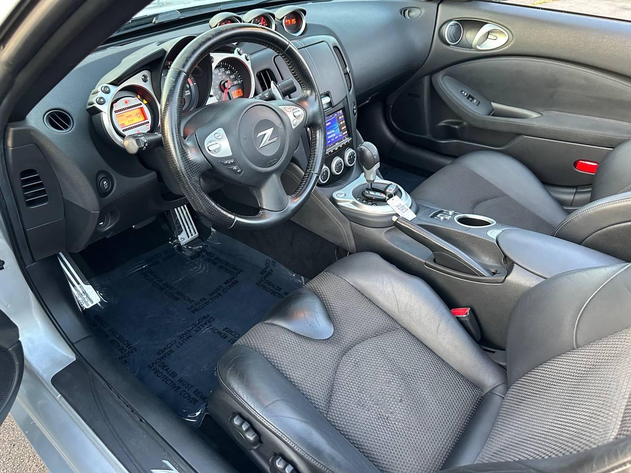 Nissan Z 370Z Touring Roadster 2012