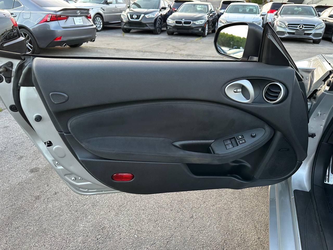 Nissan Z 370Z Touring Roadster 2012