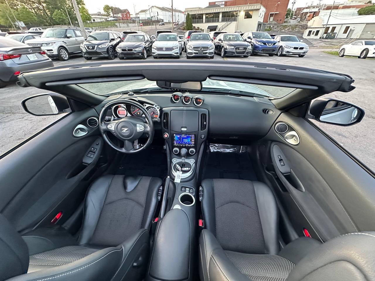 Nissan Z 370Z Touring Roadster 2012