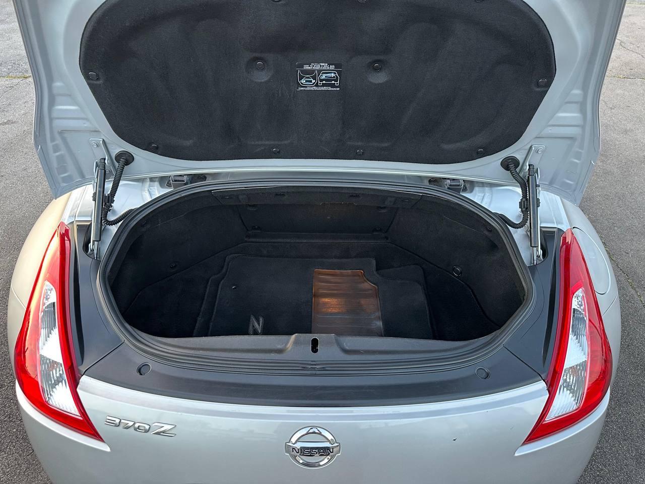 Nissan Z 370Z Touring Roadster 2012