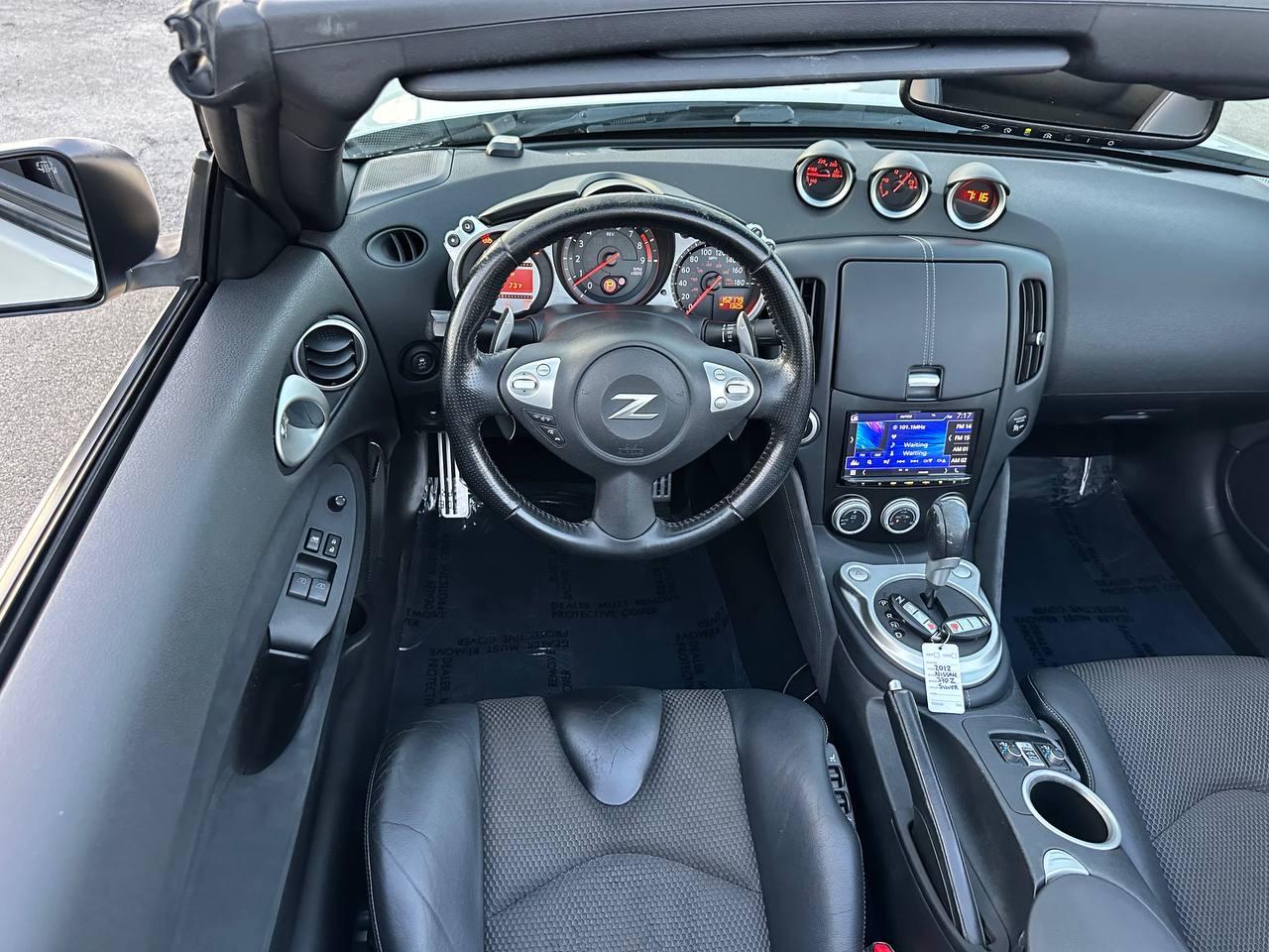 Nissan Z 370Z Touring Roadster 2012