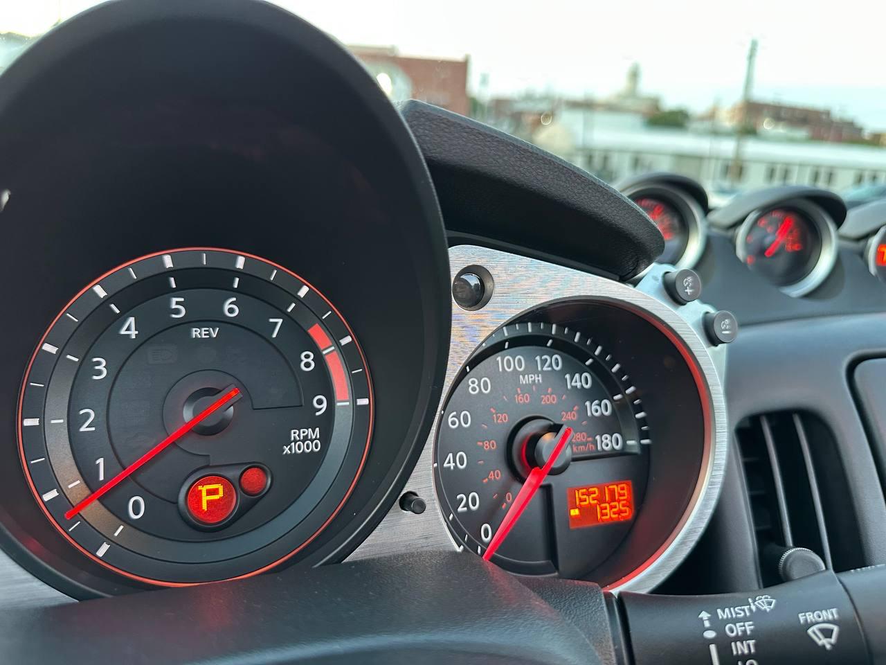 Nissan Z 370Z Touring Roadster 2012