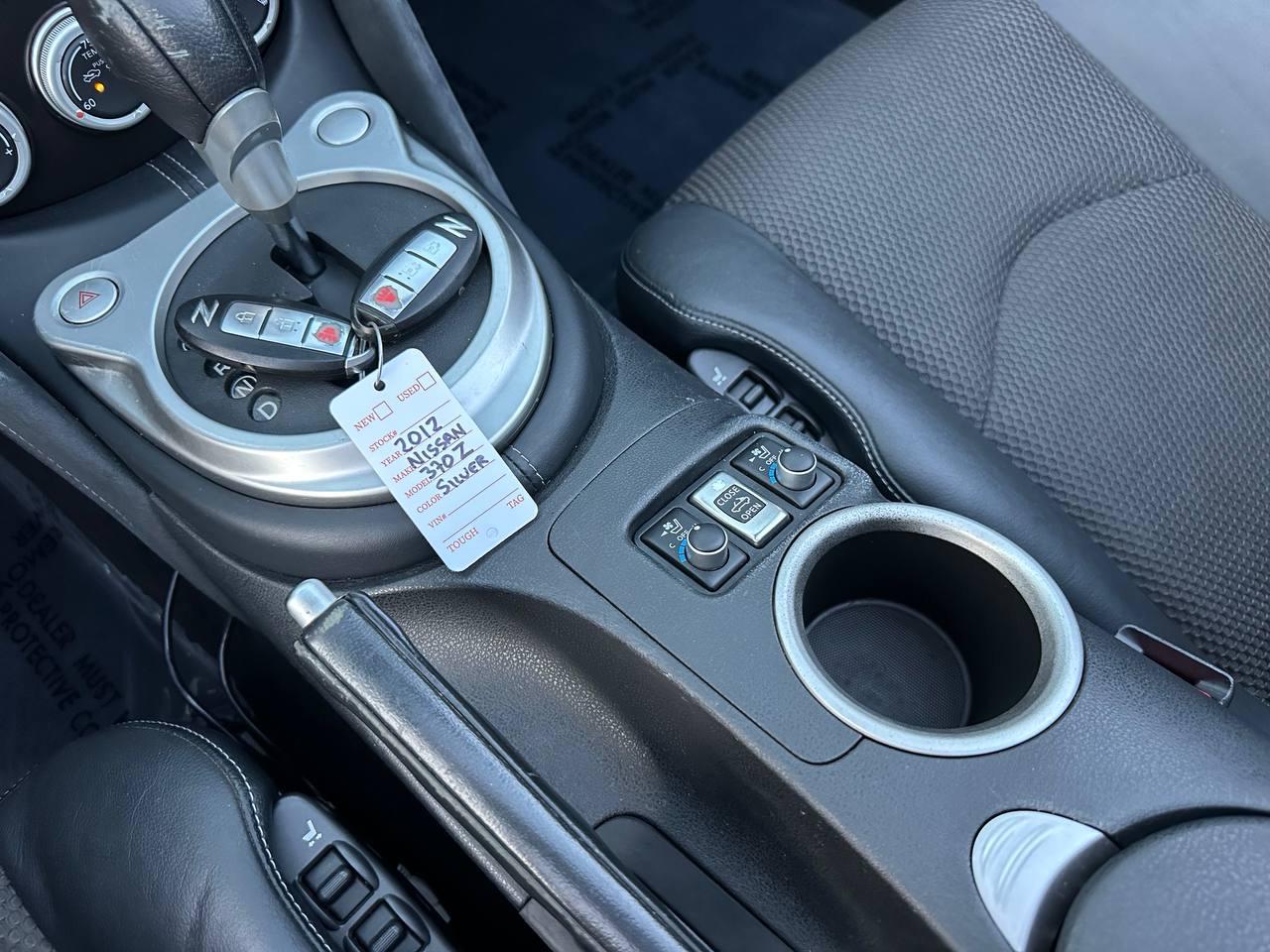 Nissan Z 370Z Touring Roadster 2012