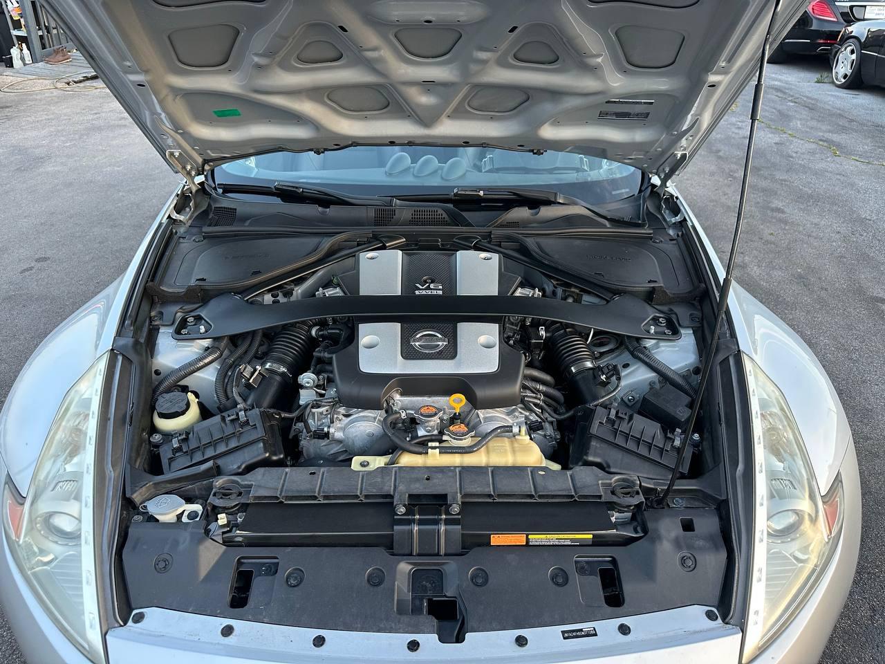 Nissan Z 370Z Touring Roadster 2012