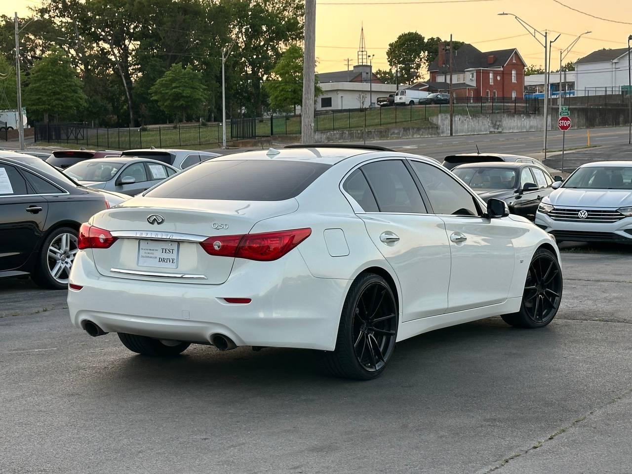 Infiniti Q50 Premium 2015
