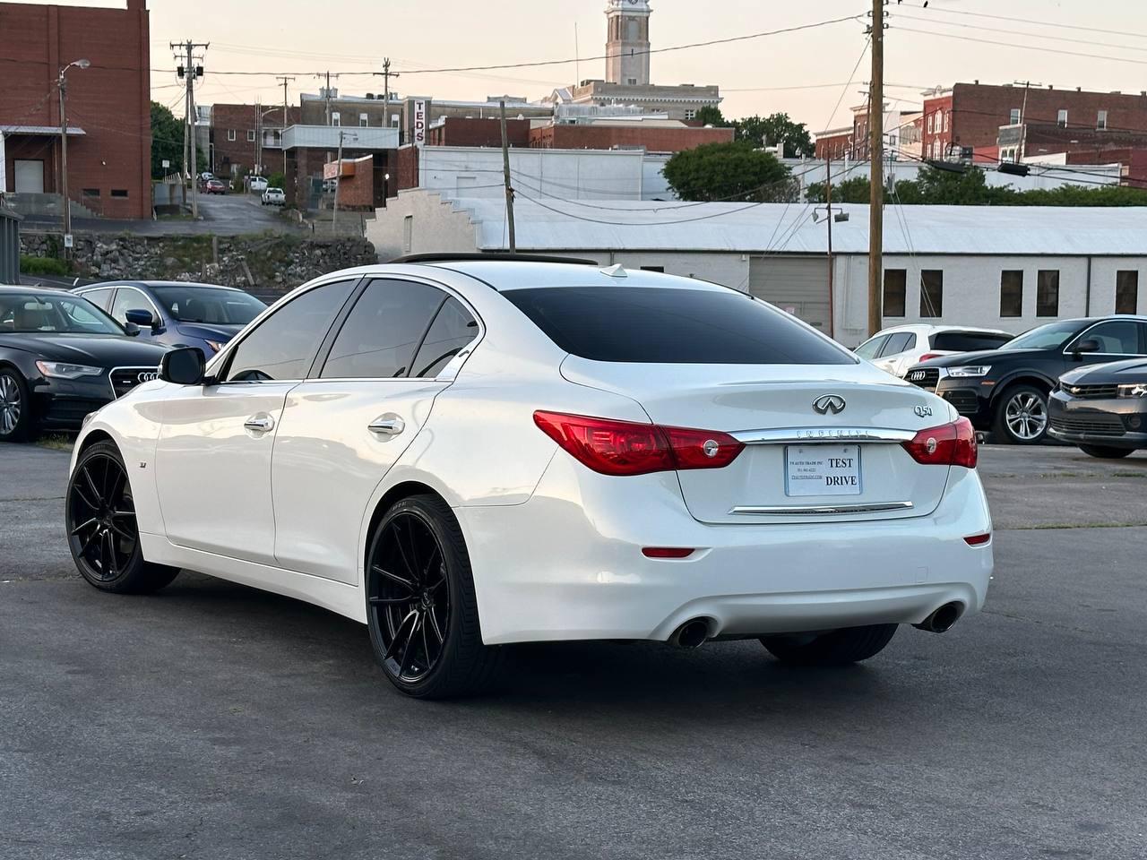 Infiniti Q50 Premium 2015