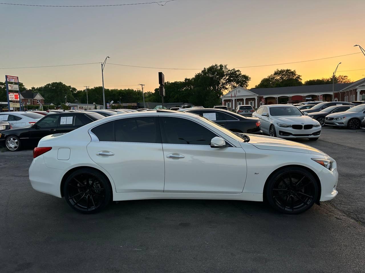 Infiniti Q50 Premium 2015