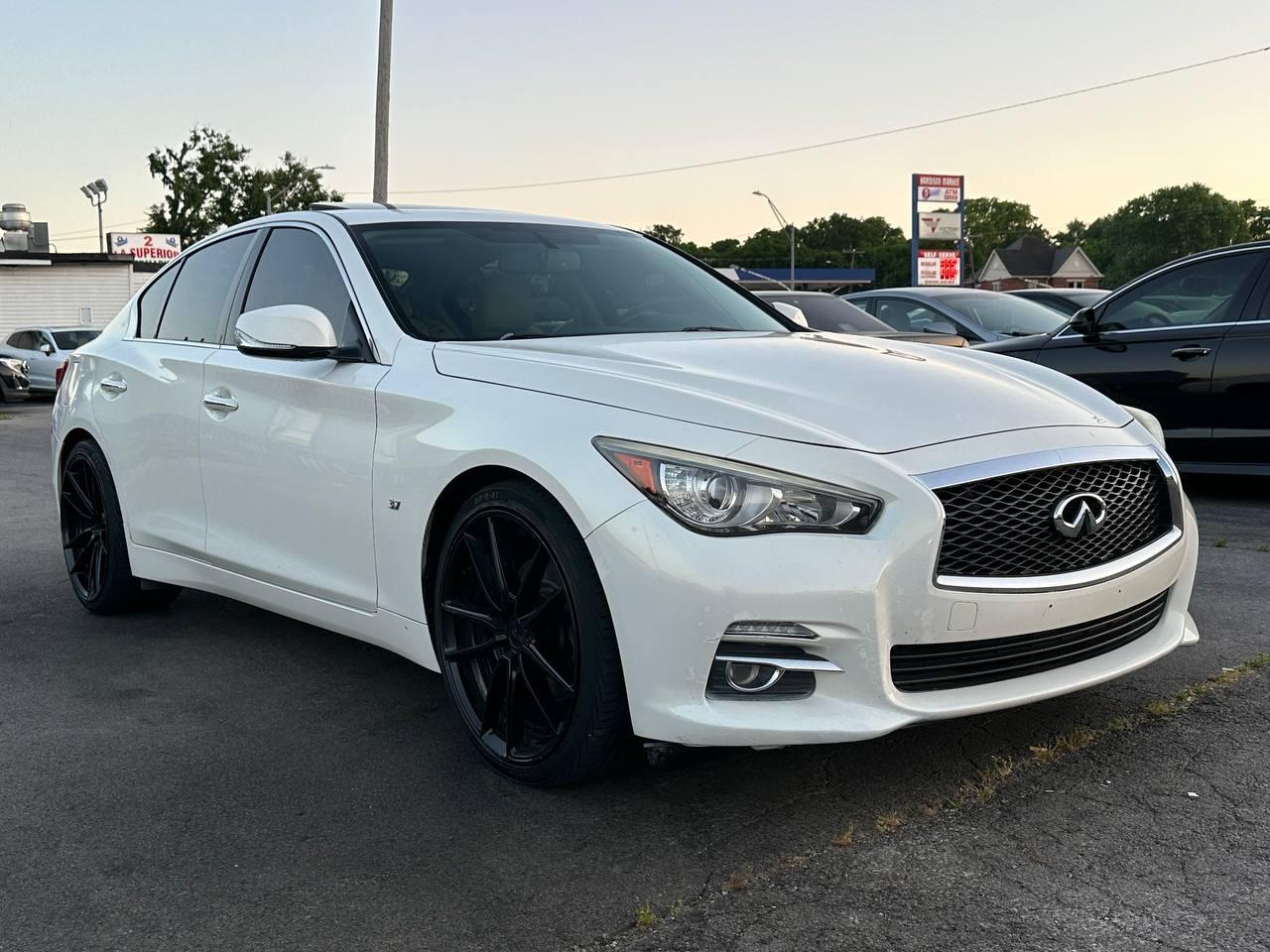 Infiniti Q50 Premium 2015