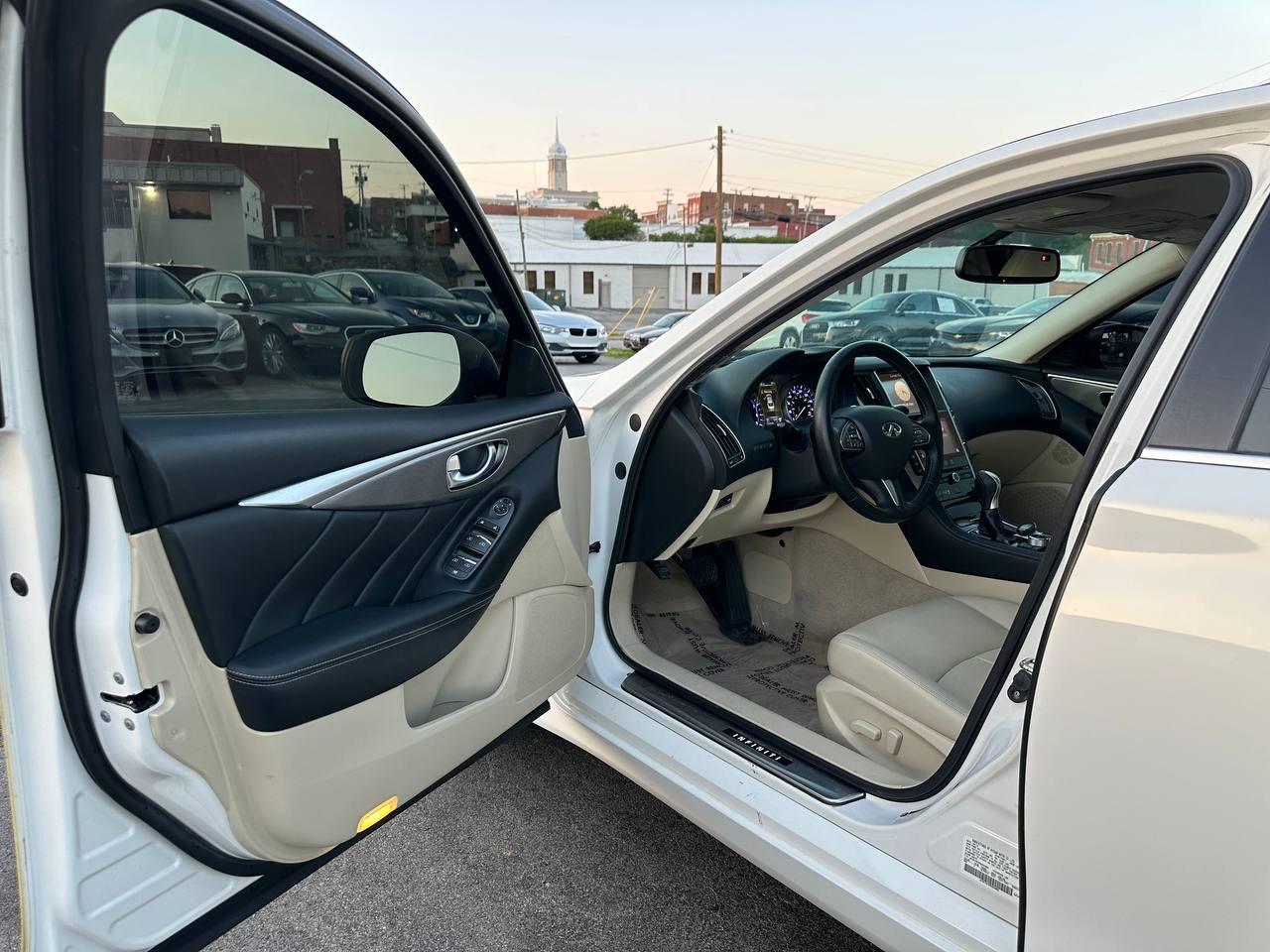 Infiniti Q50 Premium 2015