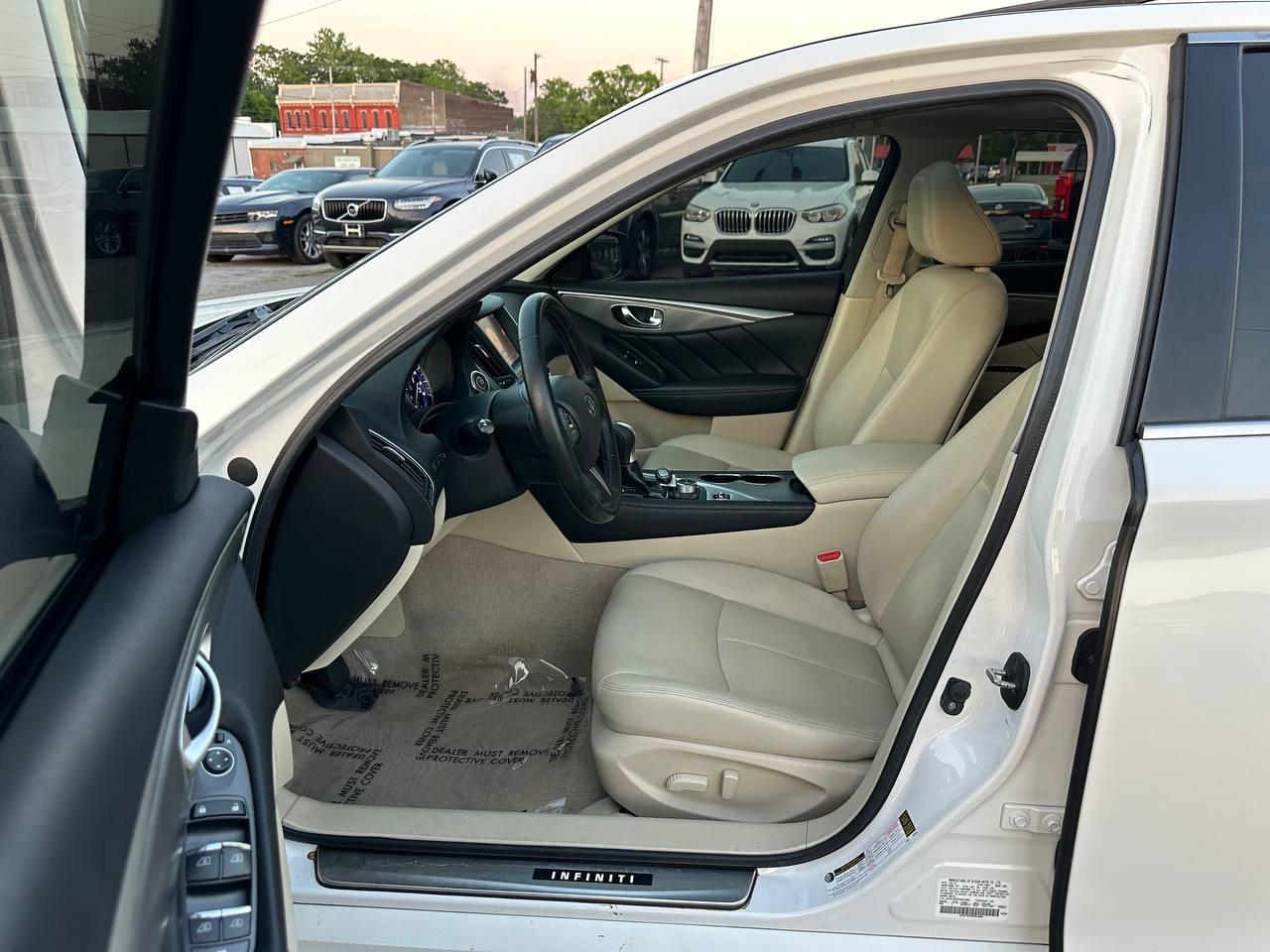 Infiniti Q50 Premium 2015