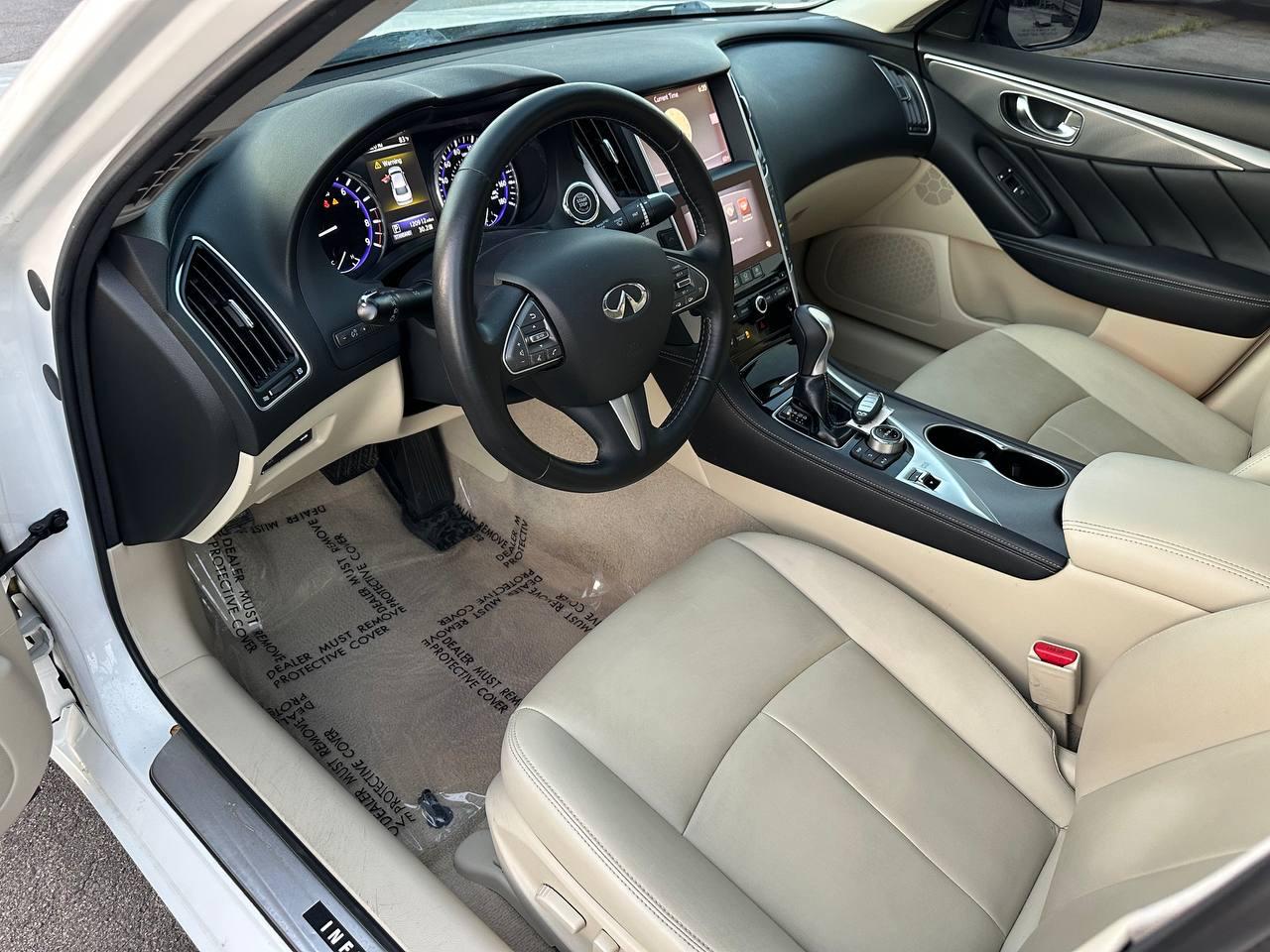 Infiniti Q50 Premium 2015