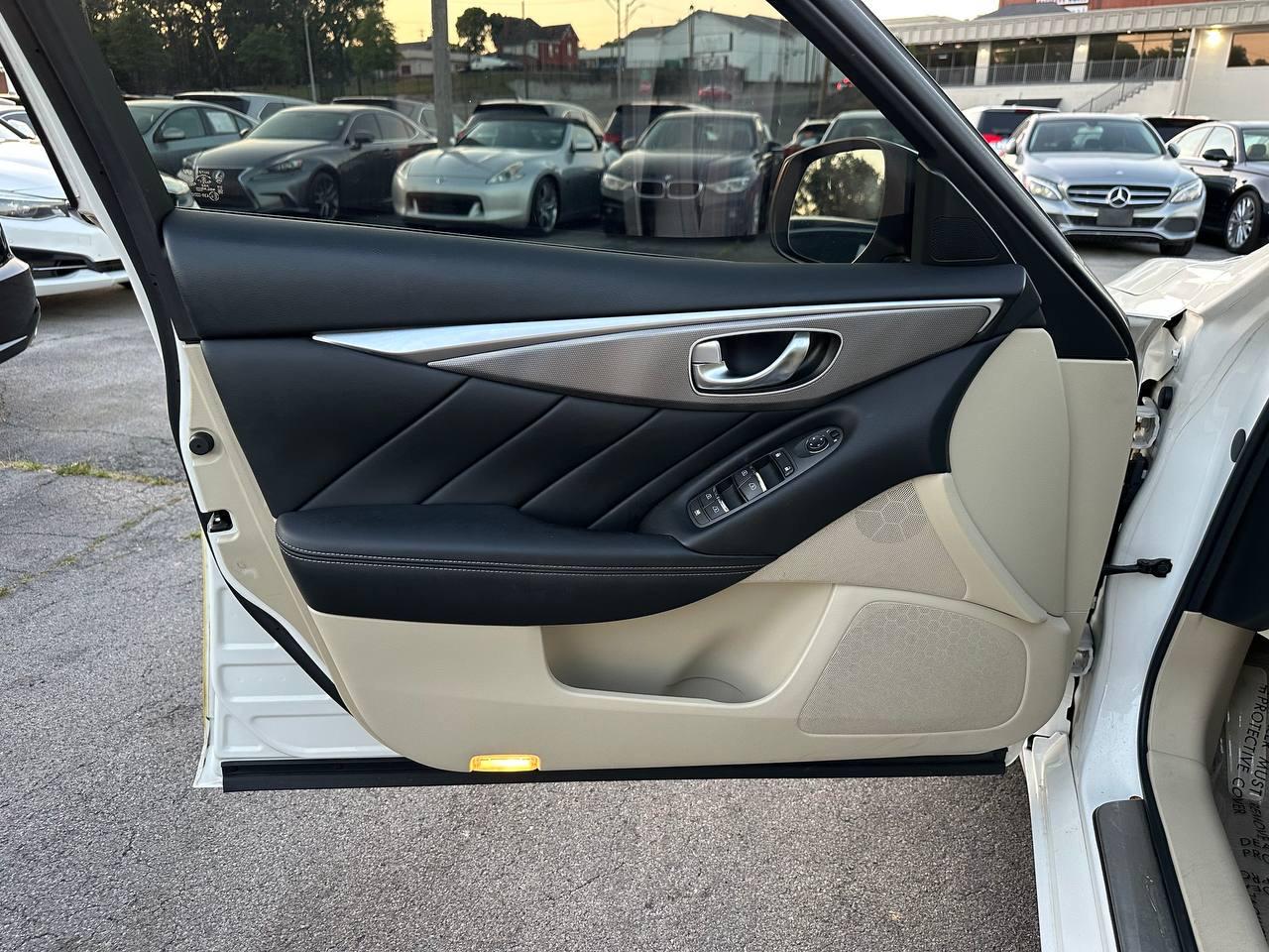 Infiniti Q50 Premium 2015