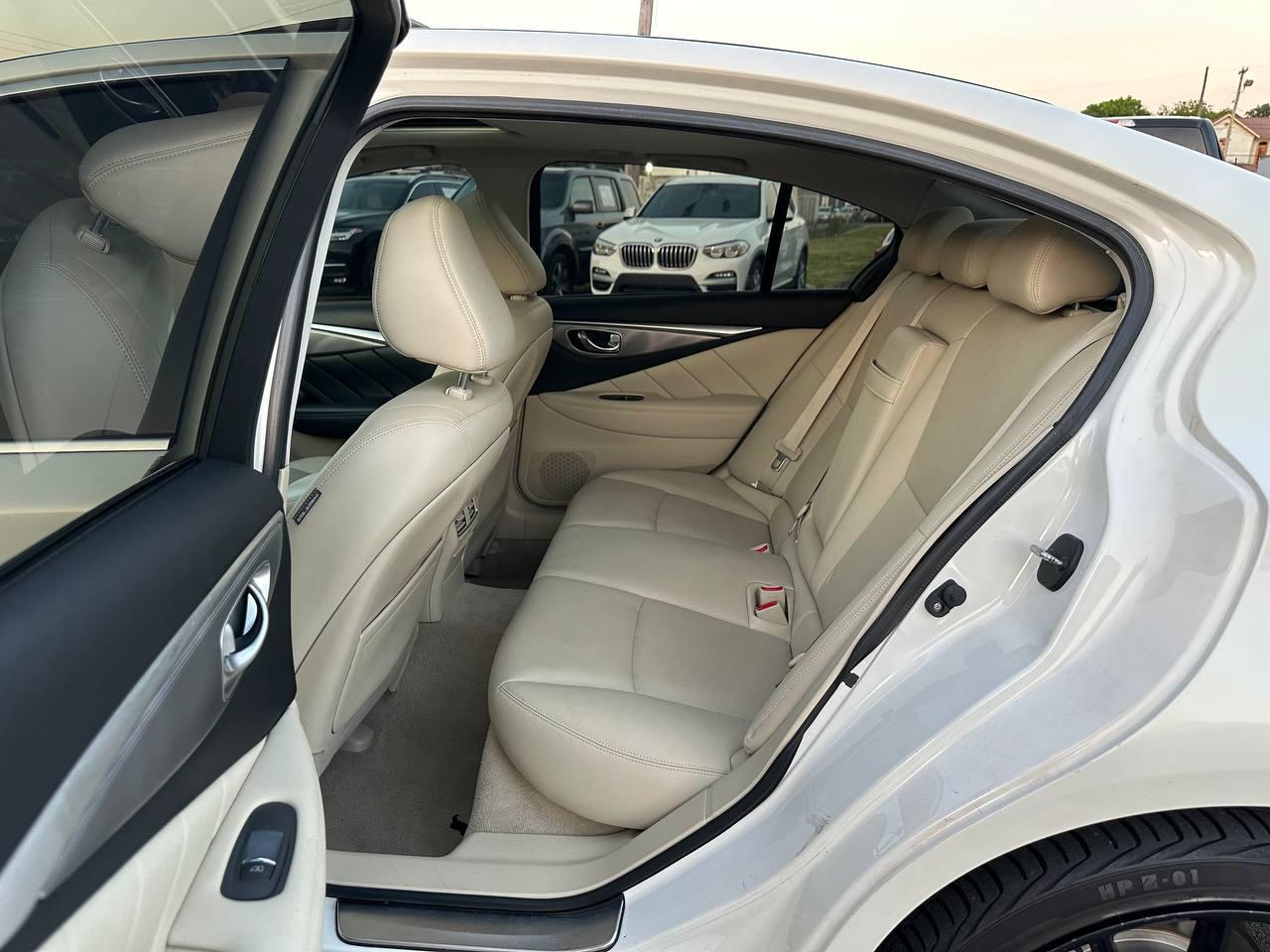 Infiniti Q50 Premium 2015