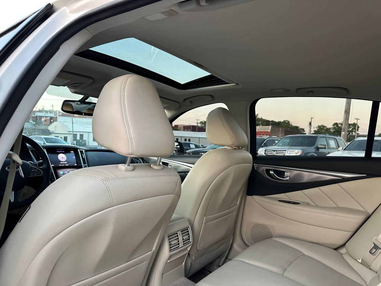 Infiniti Q50 Premium 2015