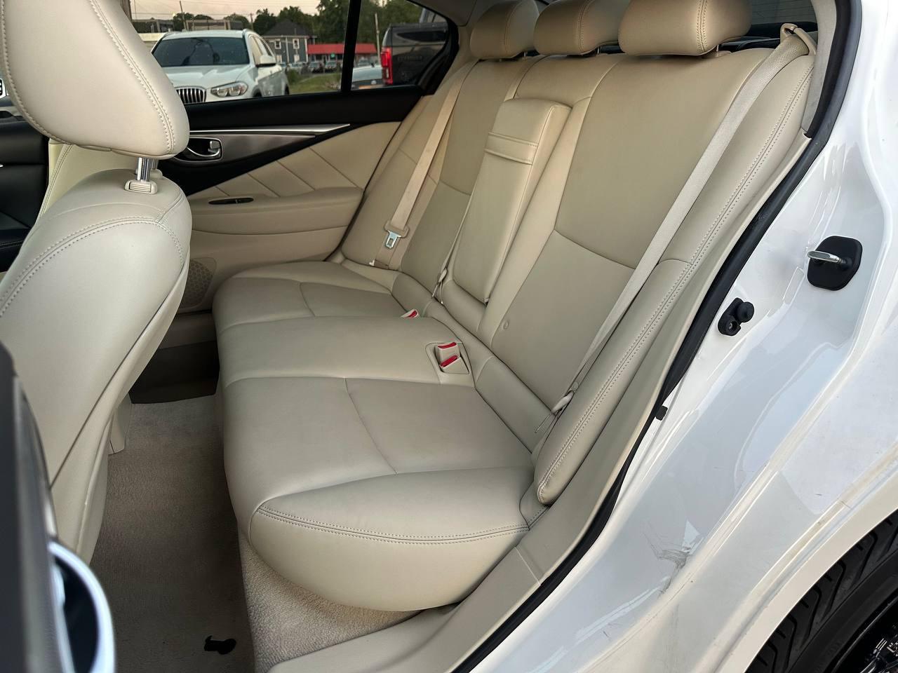 Infiniti Q50 Premium 2015