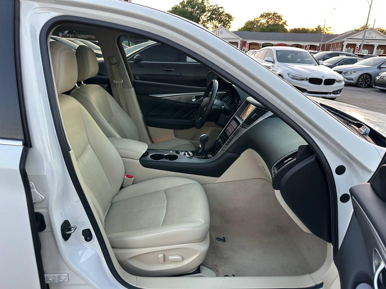 Infiniti Q50 Premium 2015