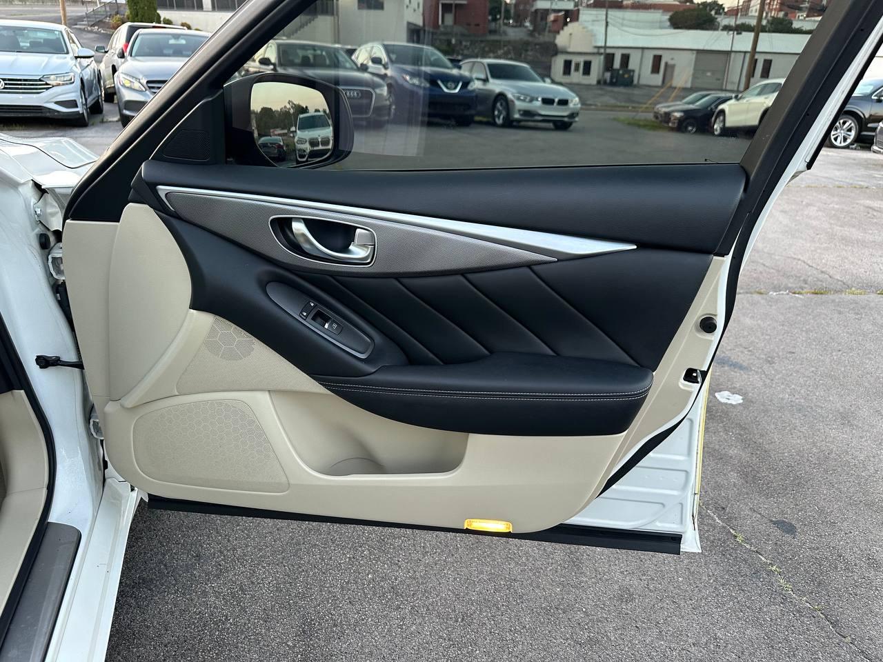 Infiniti Q50 Premium 2015