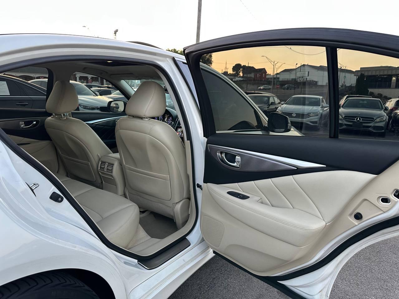 Infiniti Q50 Premium 2015