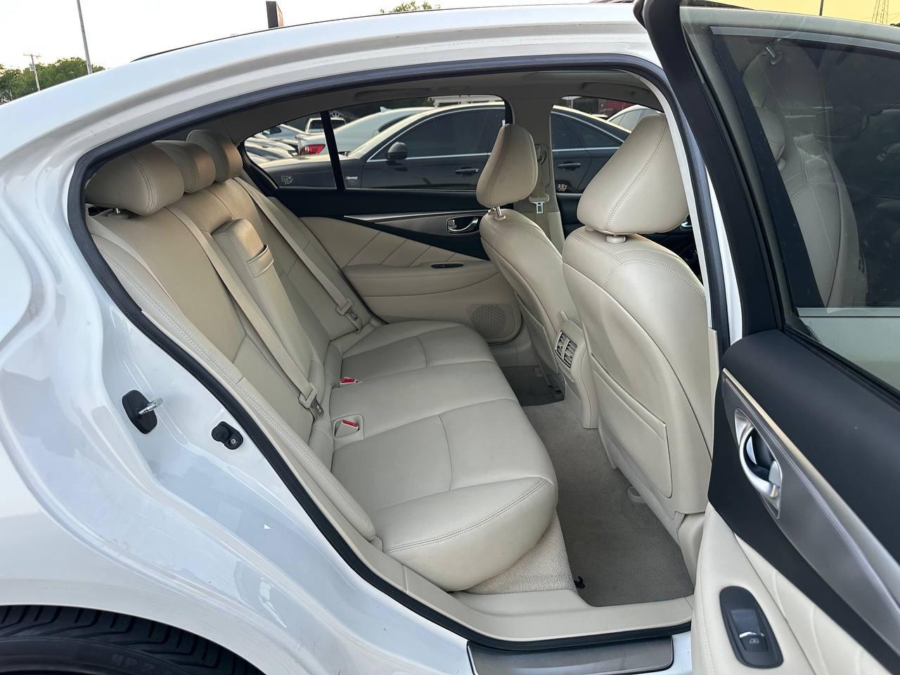 Infiniti Q50 Premium 2015