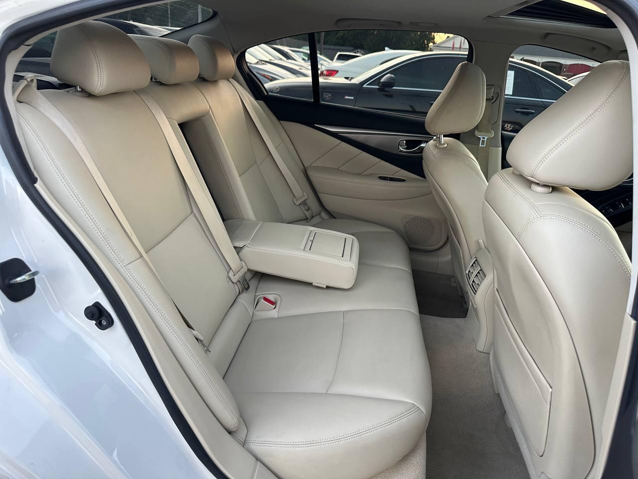 Infiniti Q50 Premium 2015