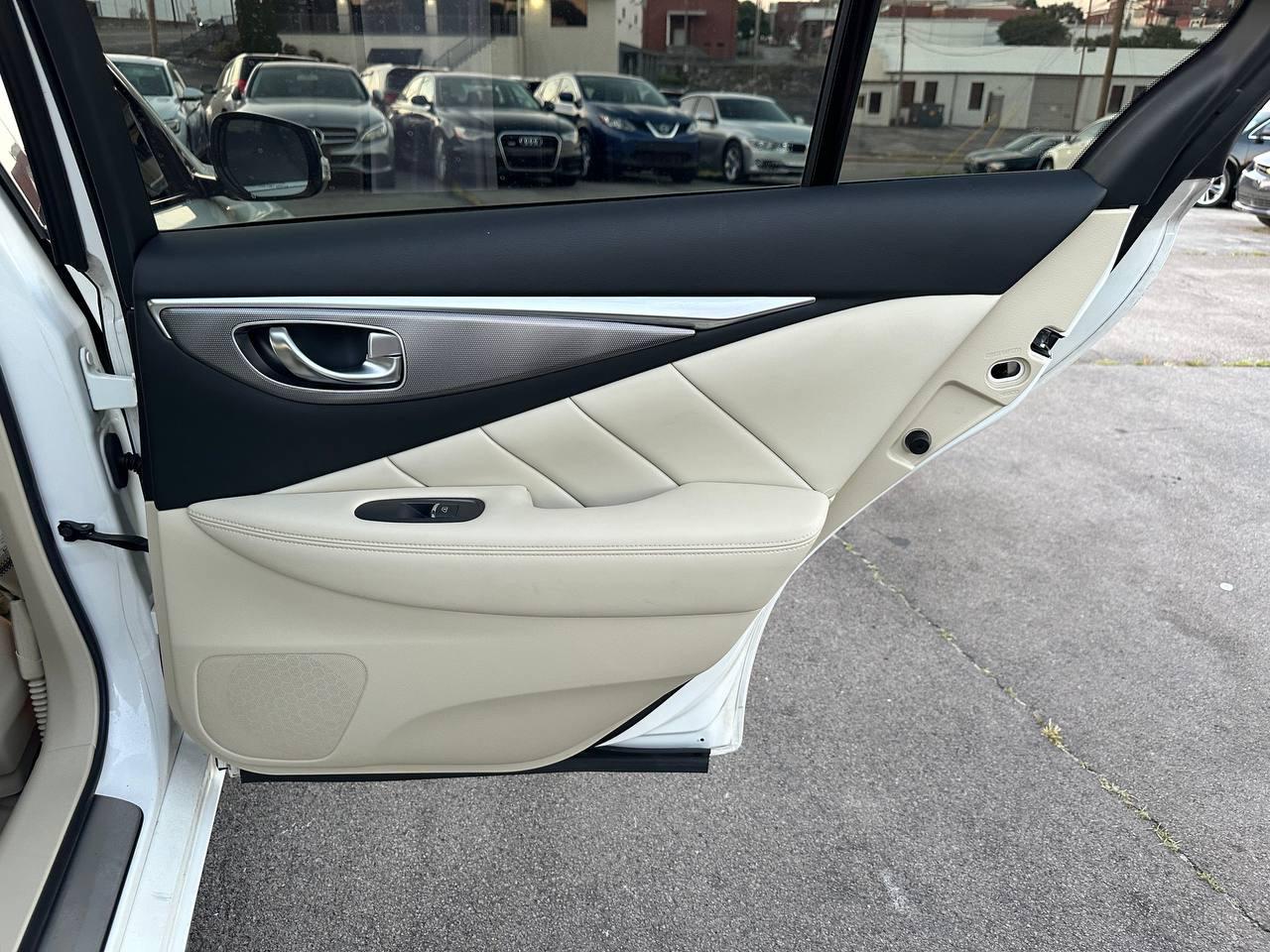 Infiniti Q50 Premium 2015