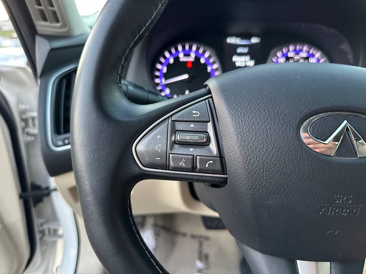 Infiniti Q50 Premium 2015