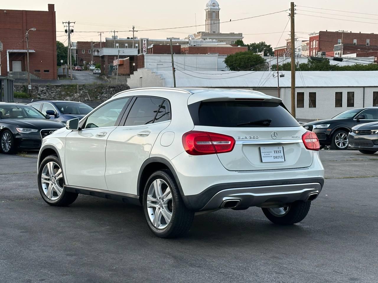 Mercedes-Benz GLA-Class GLA250 4MATIC 2015