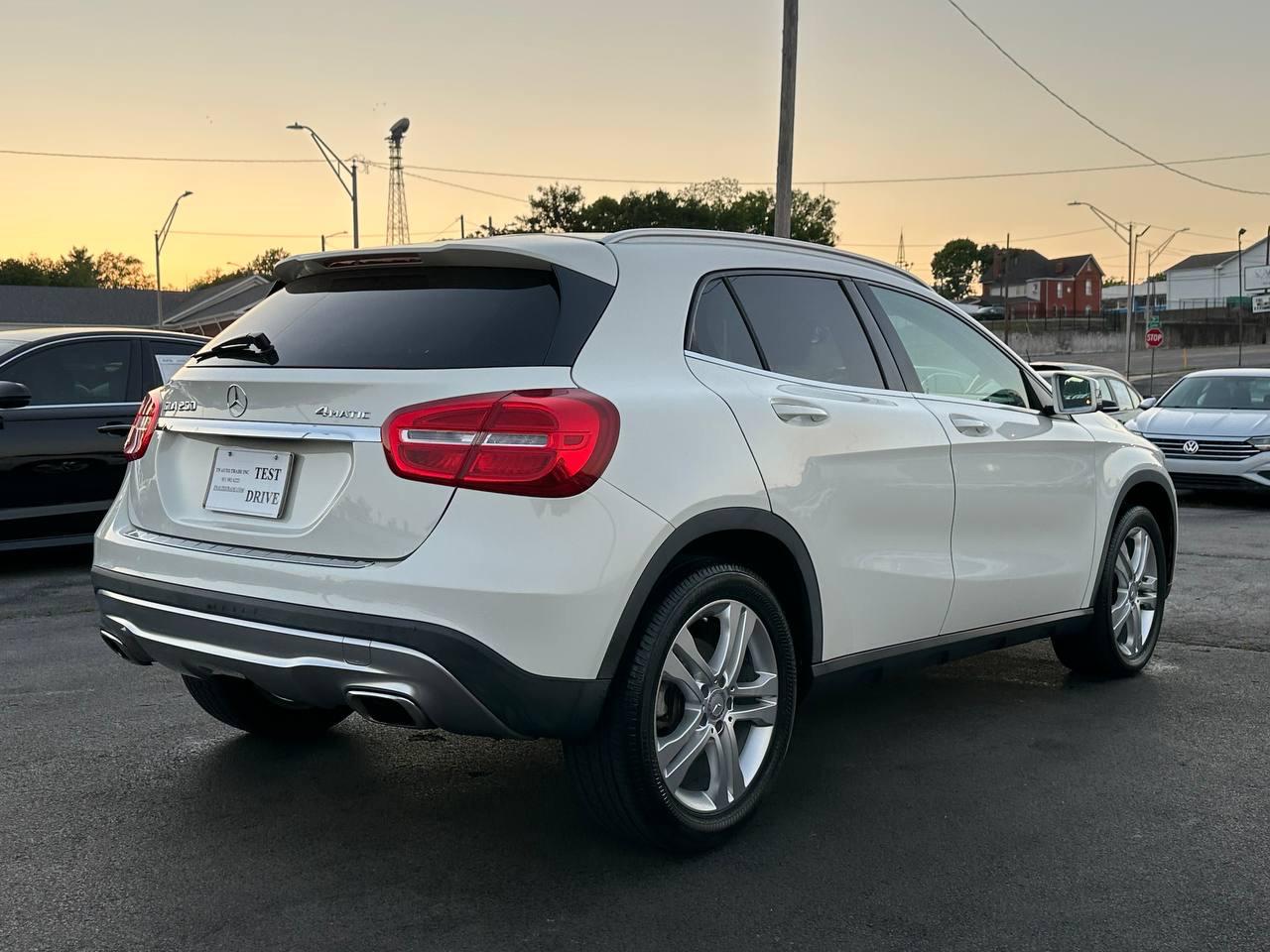 Mercedes-Benz GLA-Class GLA250 4MATIC 2015