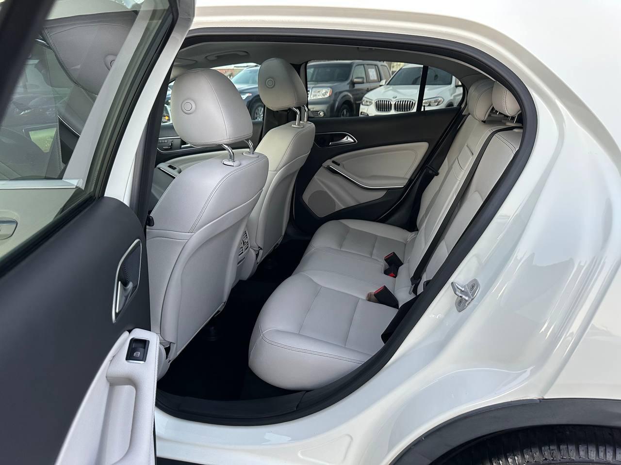 Mercedes-Benz GLA-Class GLA250 4MATIC 2015