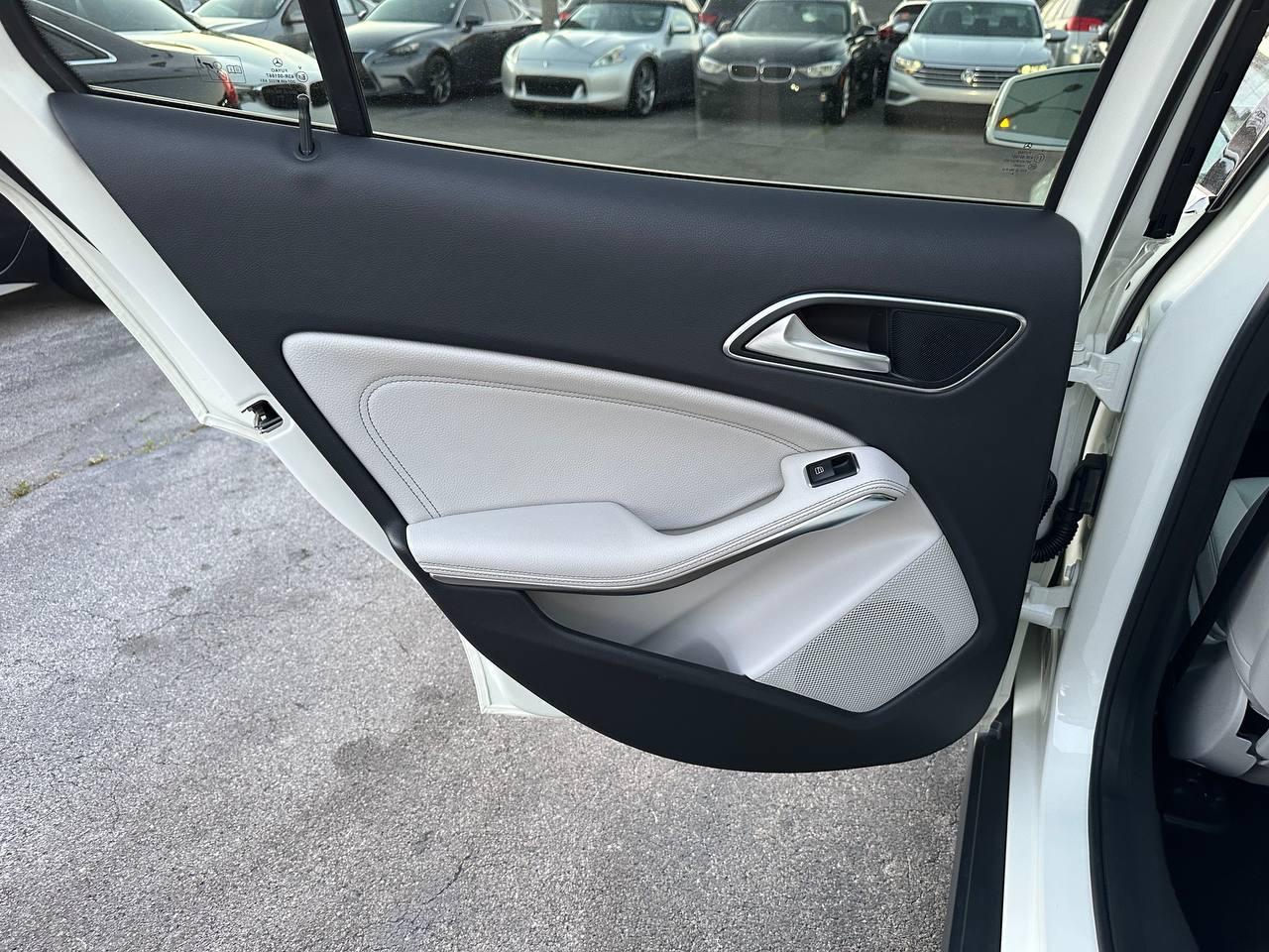 Mercedes-Benz GLA-Class GLA250 4MATIC 2015