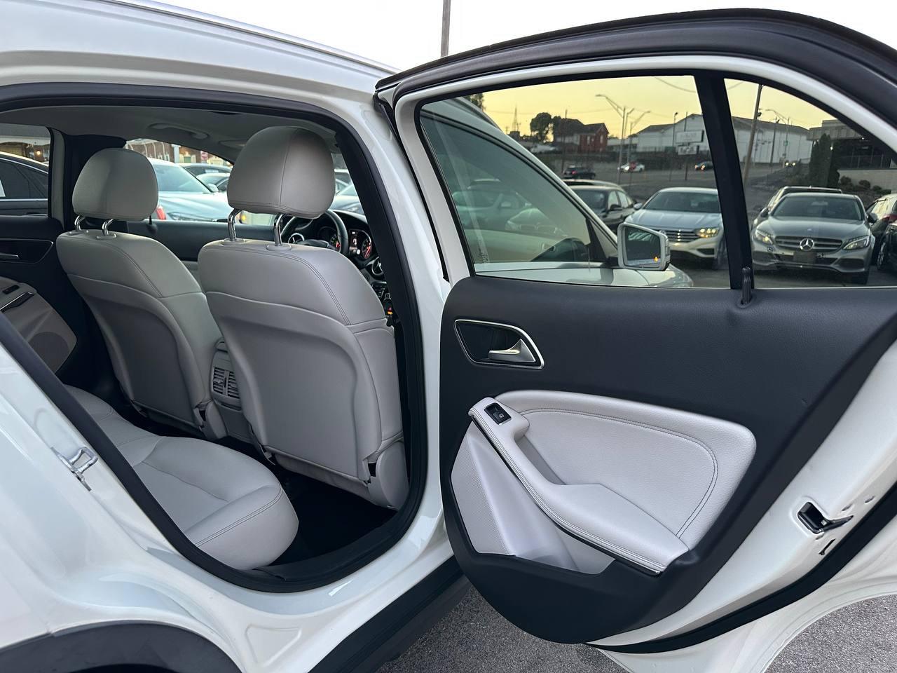 Mercedes-Benz GLA-Class GLA250 4MATIC 2015