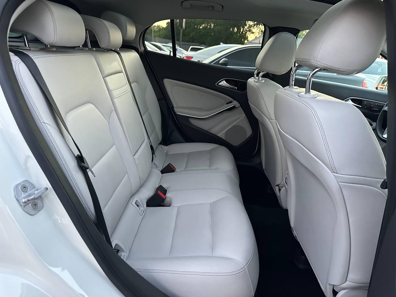 Mercedes-Benz GLA-Class GLA250 4MATIC 2015