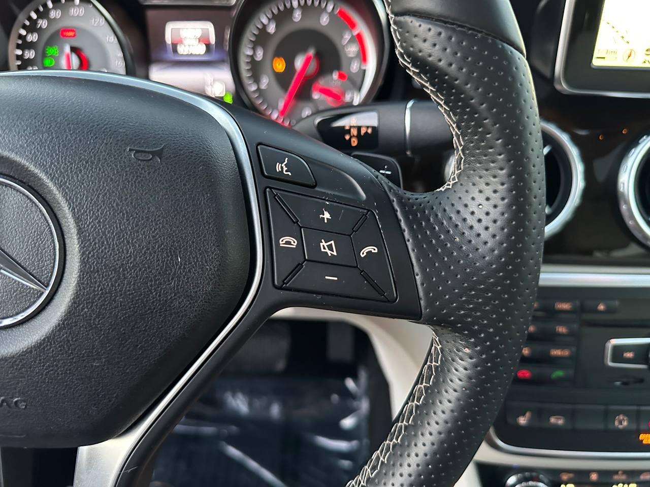 Mercedes-Benz GLA-Class GLA250 4MATIC 2015