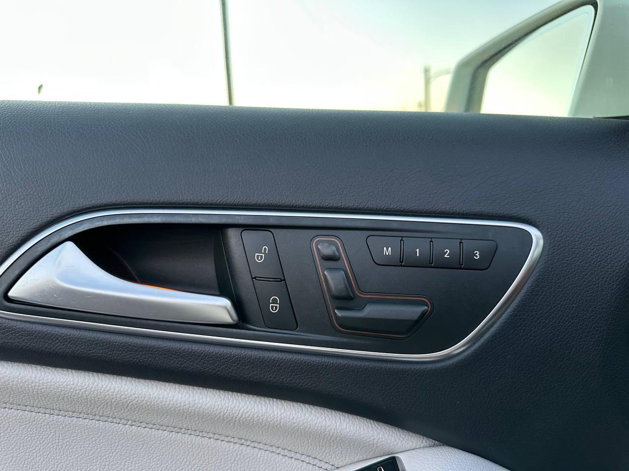 Mercedes-Benz GLA-Class GLA250 4MATIC 2015