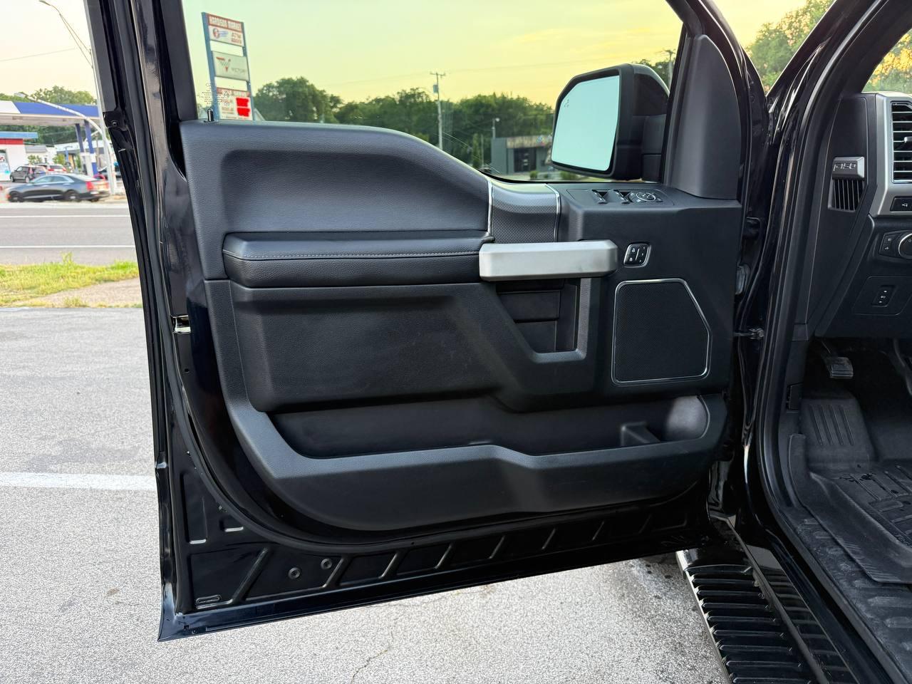 Ford F-150 Lariat SuperCrew 5.5-ft. Bed 4WD 2016