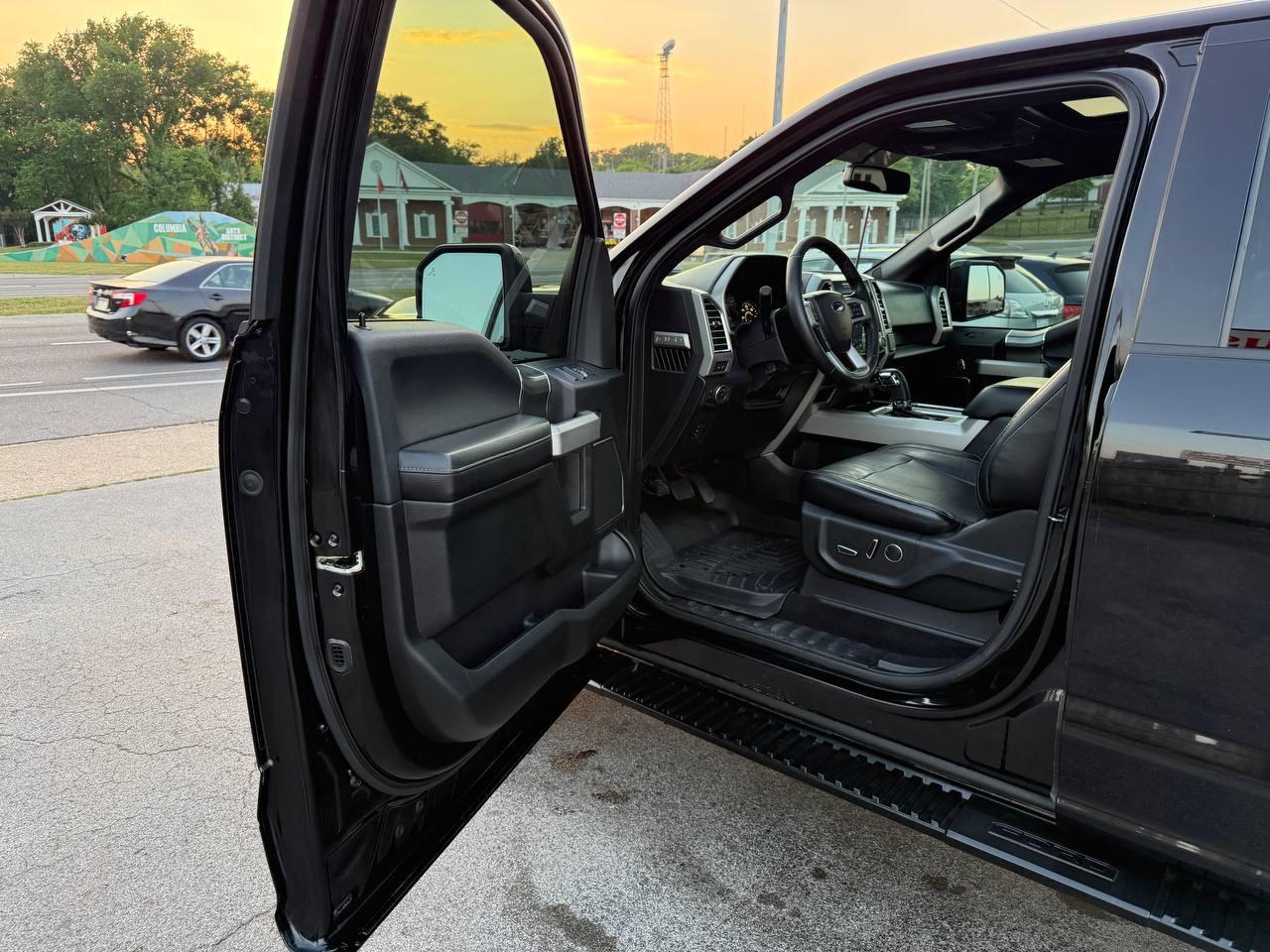 Ford F-150 Lariat SuperCrew 5.5-ft. Bed 4WD 2016