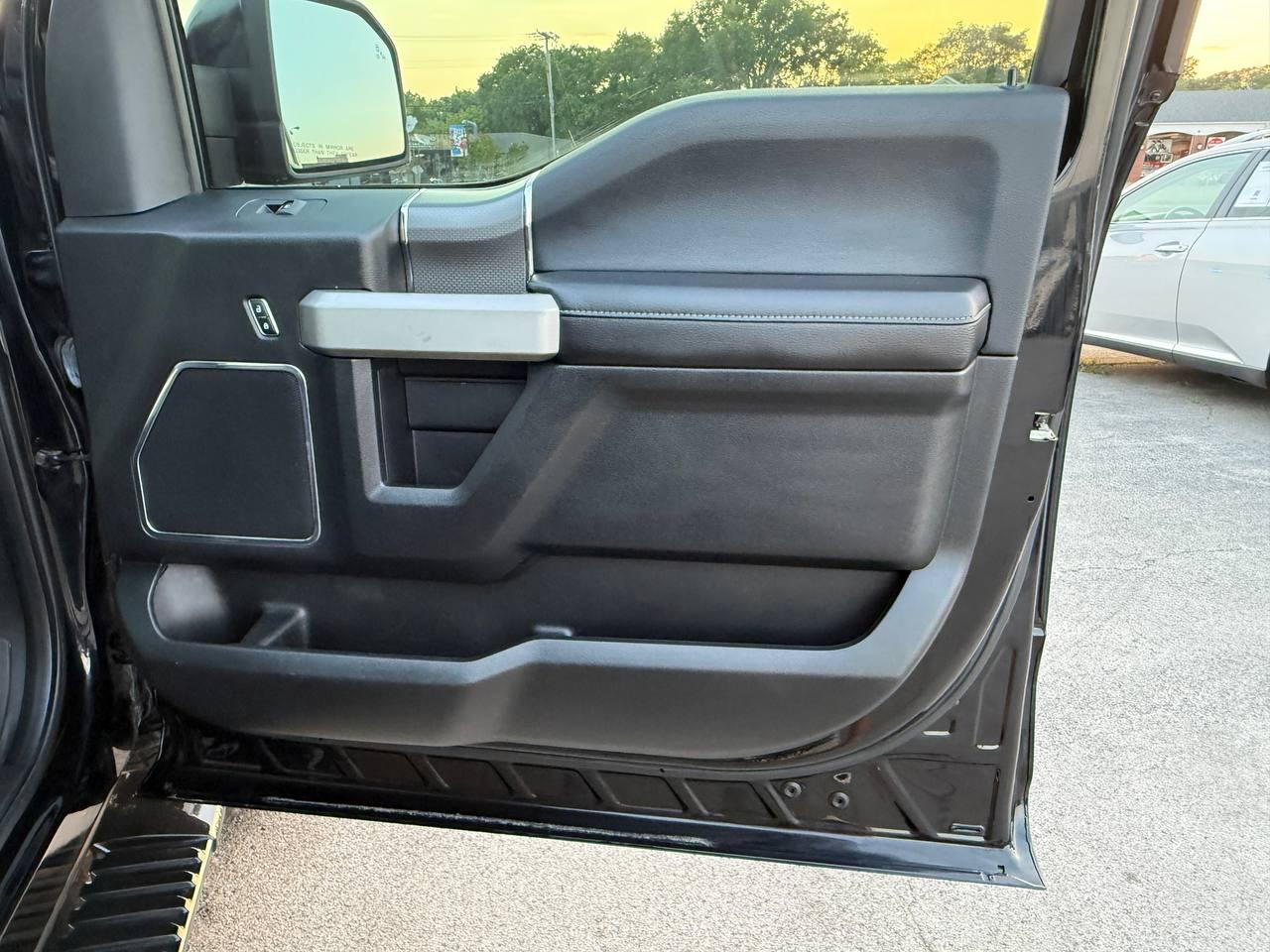 Ford F-150 Lariat SuperCrew 5.5-ft. Bed 4WD 2016