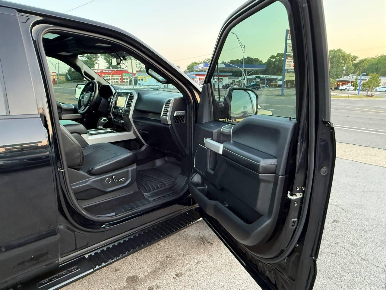 Ford F-150 Lariat SuperCrew 5.5-ft. Bed 4WD 2016