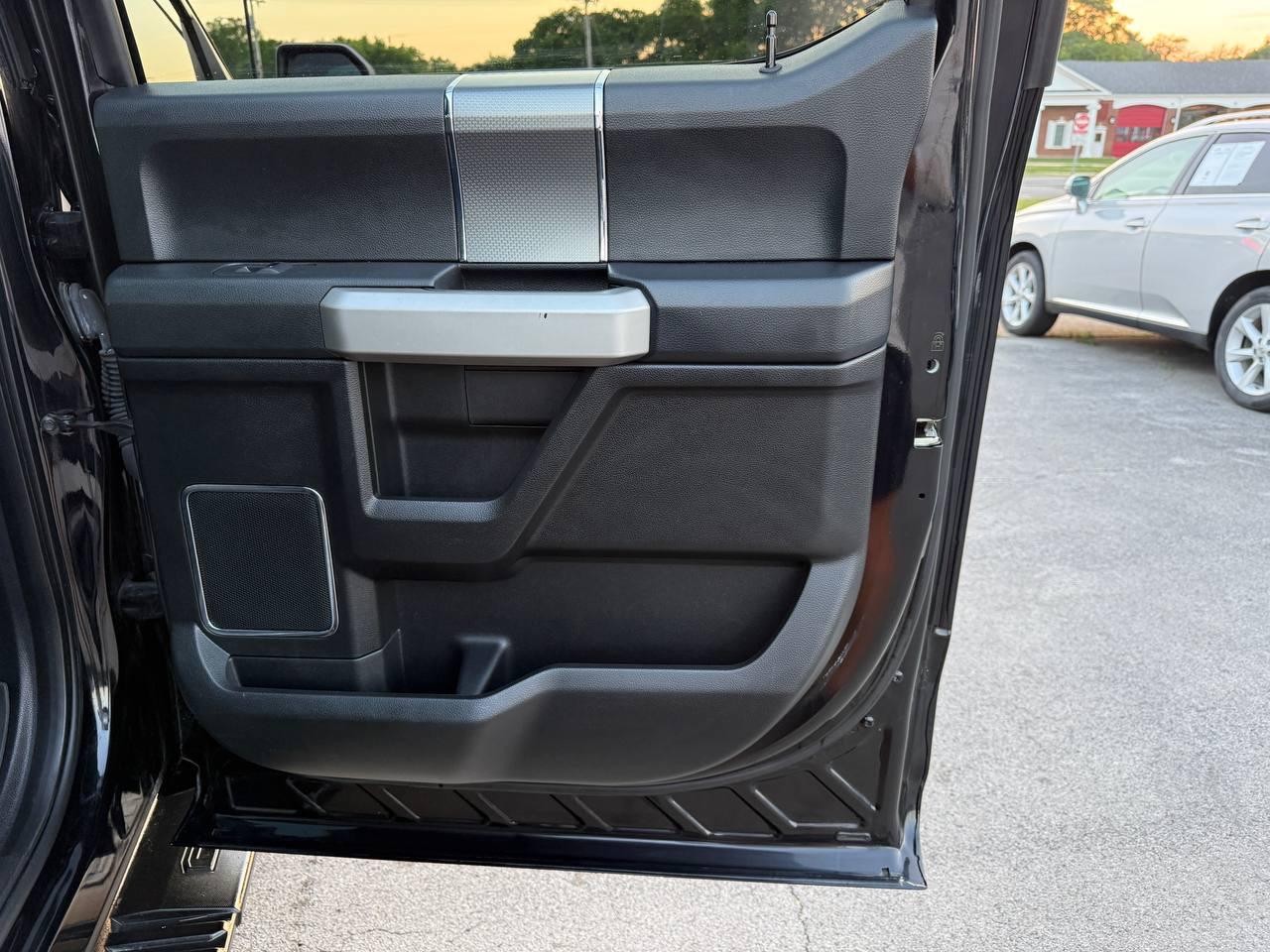 Ford F-150 Lariat SuperCrew 5.5-ft. Bed 4WD 2016