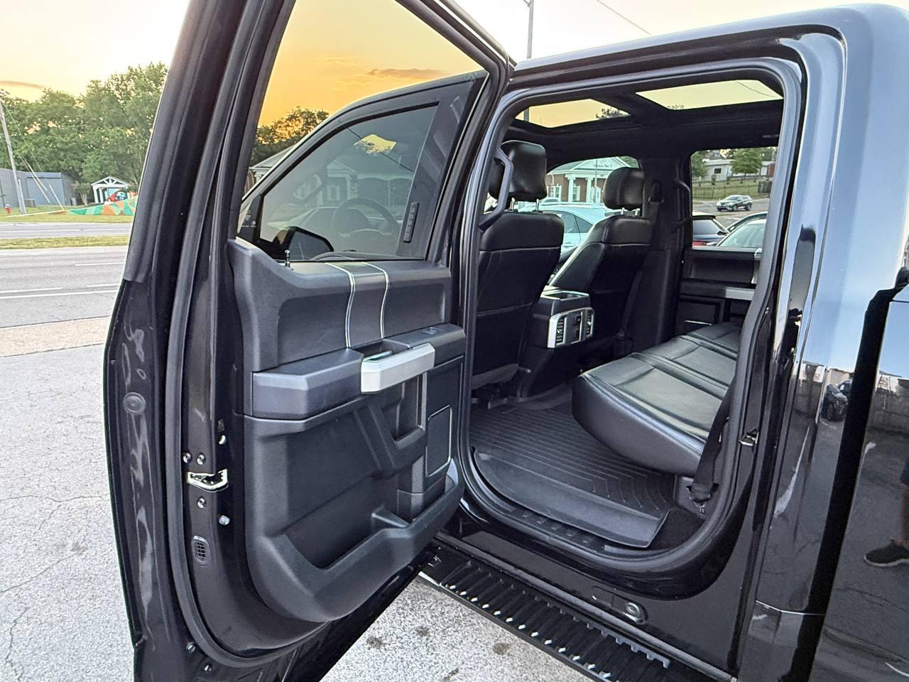 Ford F-150 Lariat SuperCrew 5.5-ft. Bed 4WD 2016